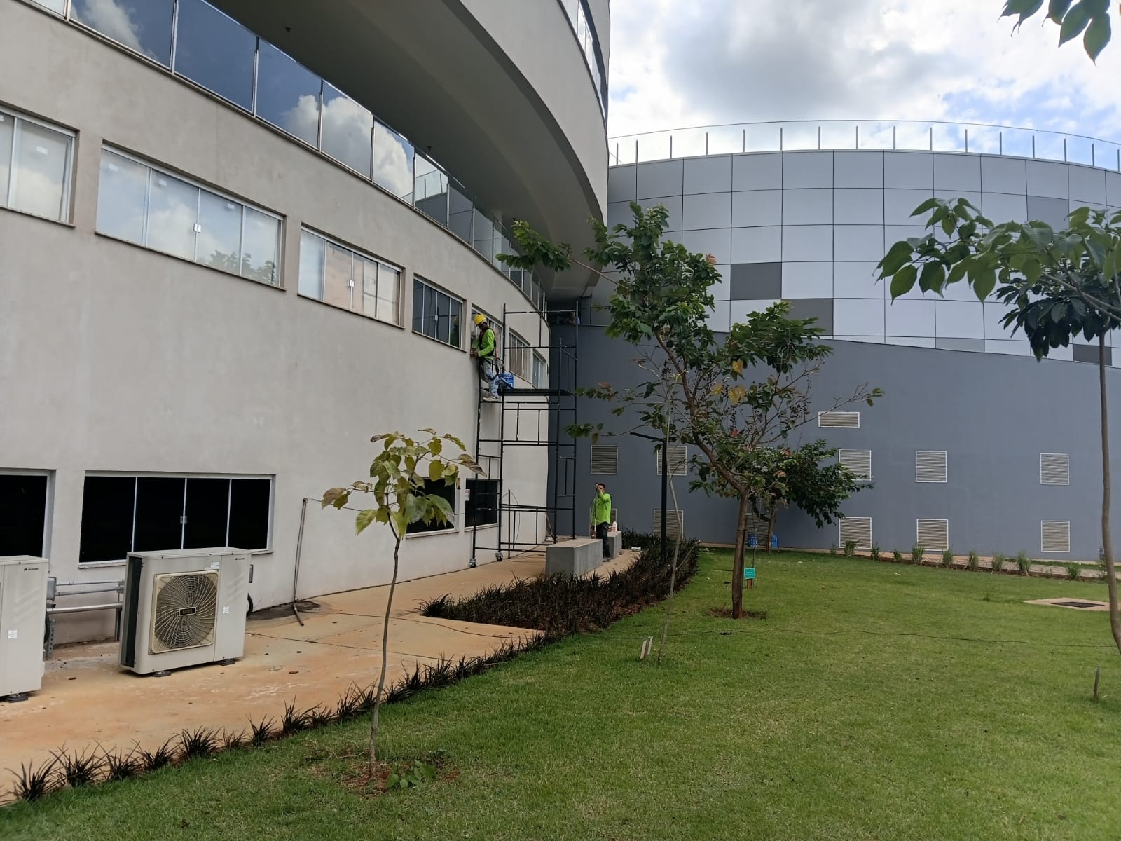 Recuperação de fachada em pátio interno